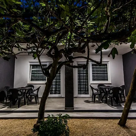 Mabele Apartment *