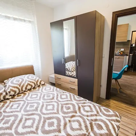 Mabele Apartment Pag Town